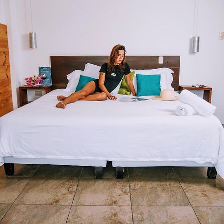 Me Hotel & Villas - Montanita Estates מראה חיצוני תמונה